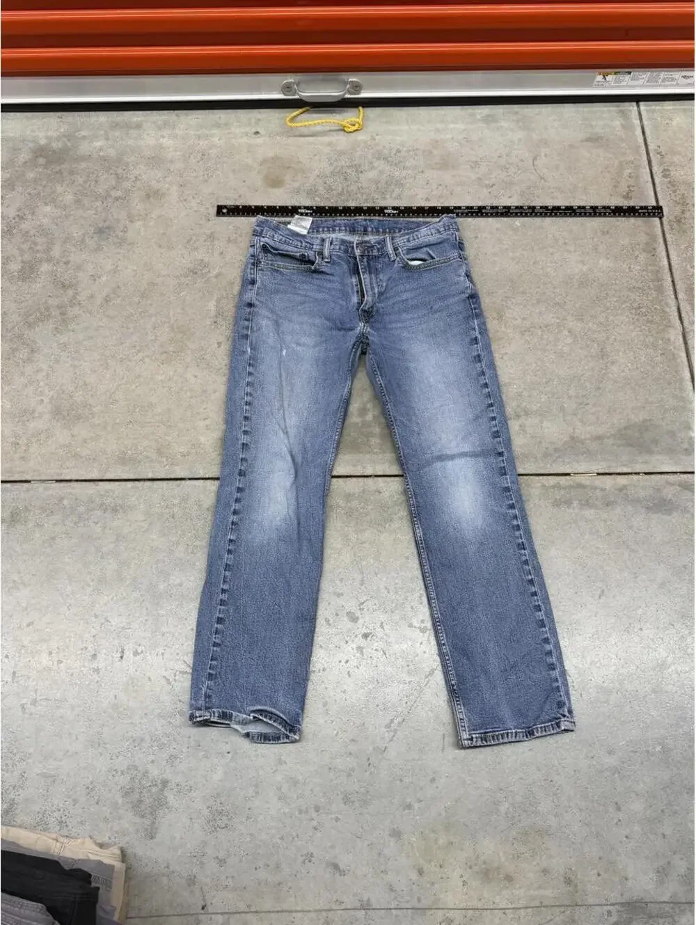 vintage levis straight leg faded blue jeans size 34 x 30